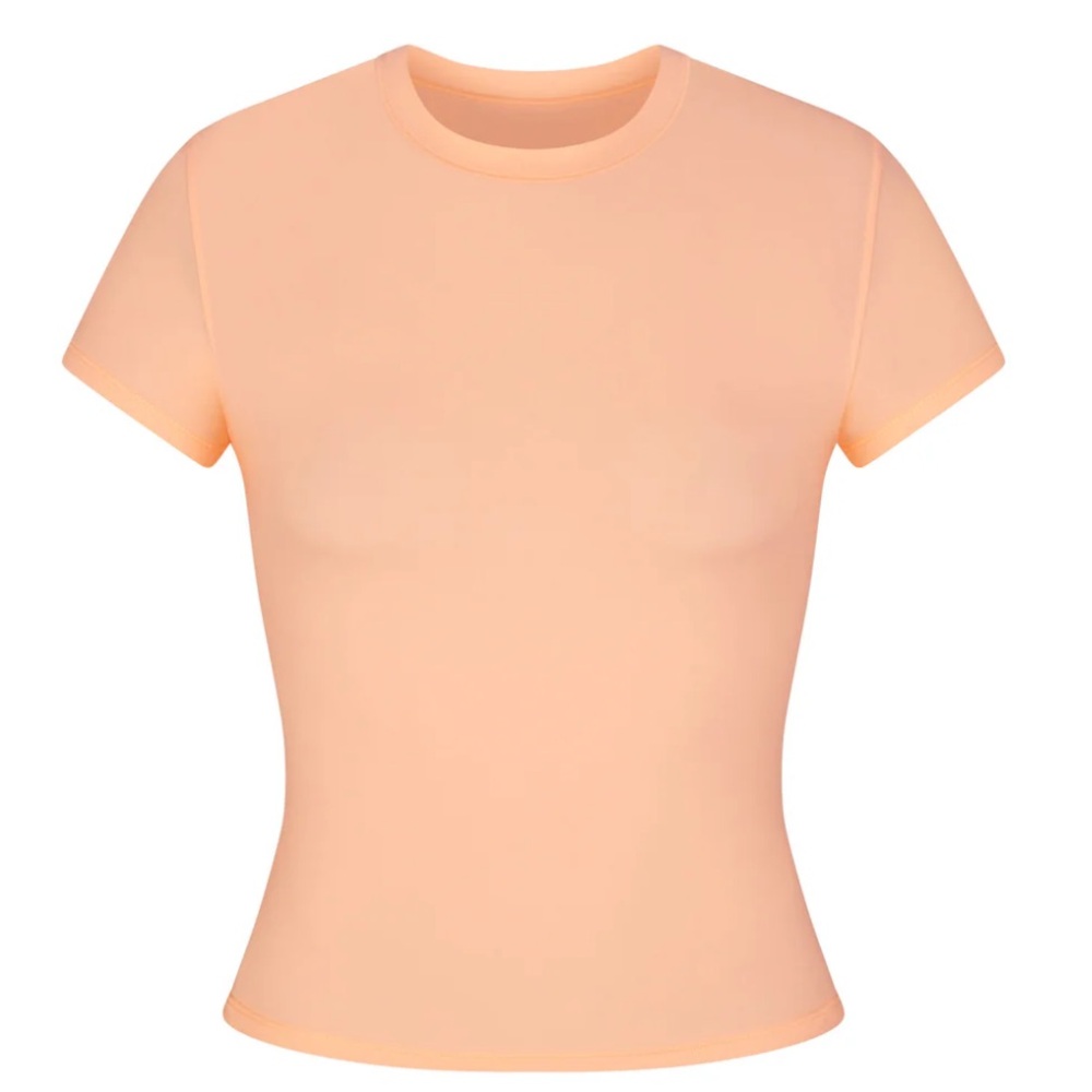 NWT SKIMS - FITS EVERYBODY T-SHIRT
FADED NECTAR / L